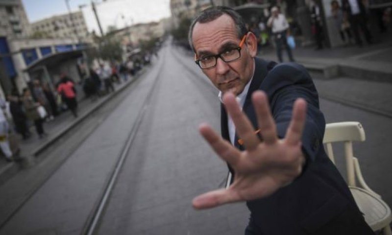 ישי לפידות ואריק דביר בחידוש ללהיט ריקודי העם