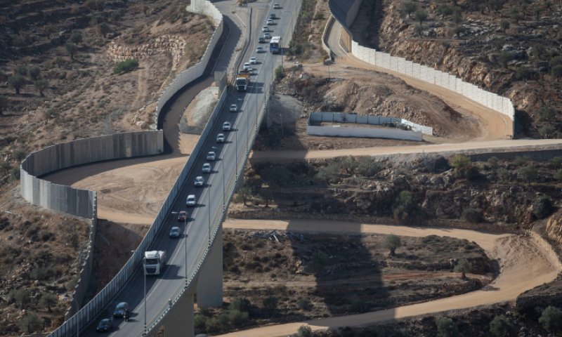 תיעוד: כביש המנהרות נחסם בעקבות מאוורר שנפל