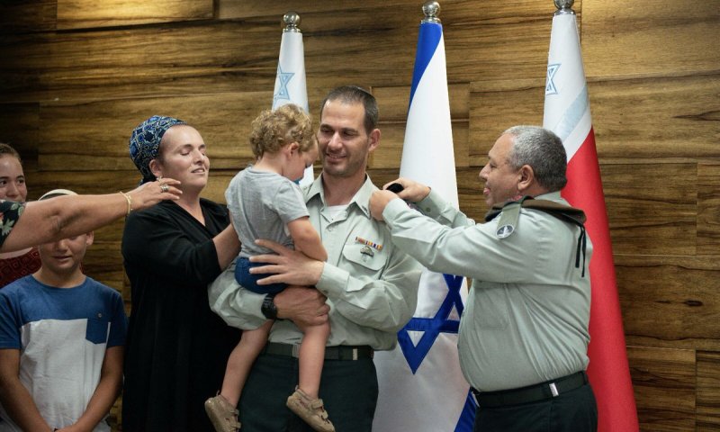 כבוד למגזר: נריה ישורון הועלה לדרגת אל"מ