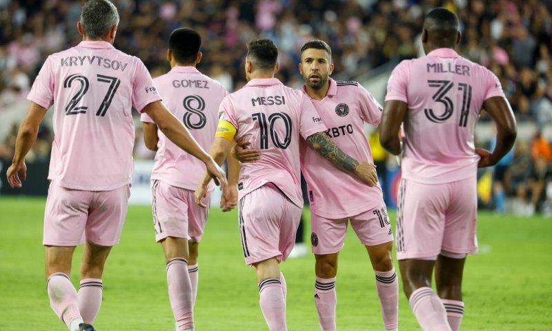 סוף סוף חופשיים: מסי וכוכבי אינטר מיאמי נפרדים מבארסה