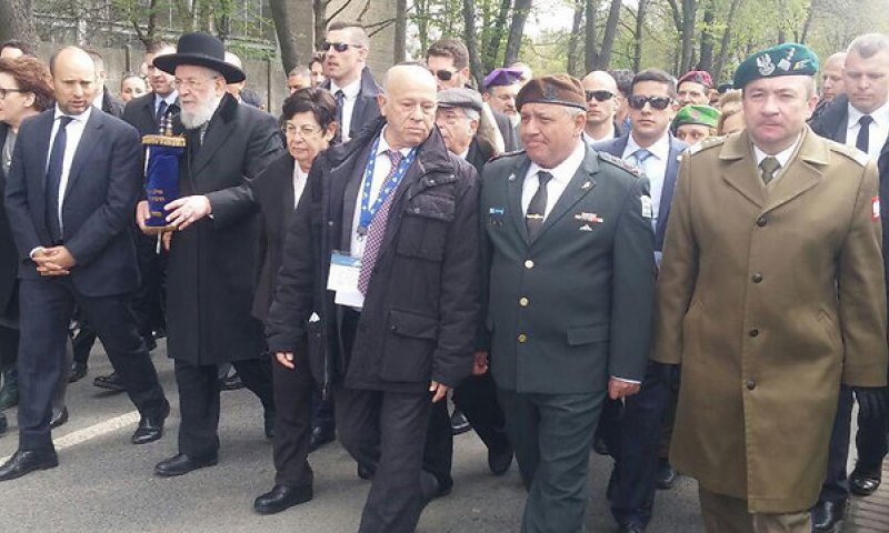 בתגובה לחוק הפולני: בנט הקצה זמן ללימוד השואה