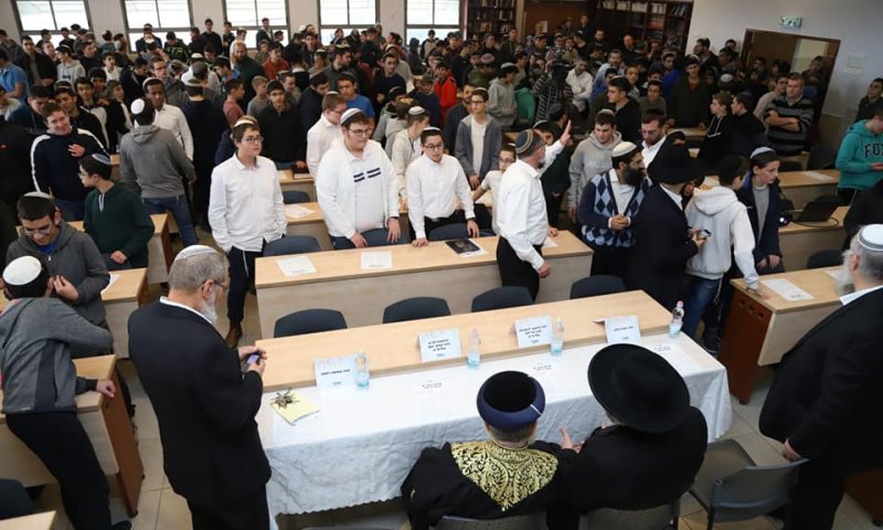 אלופים | תלמידי החמ"ד סיימו בשבועיים את הש"ס