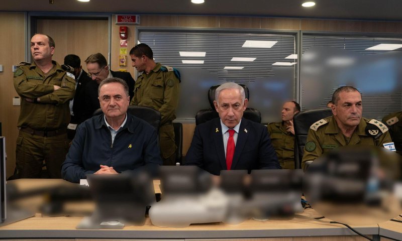 צפו: ראש הממשלה ושר הביטחון בקריה במהלך התקיפה בתימן