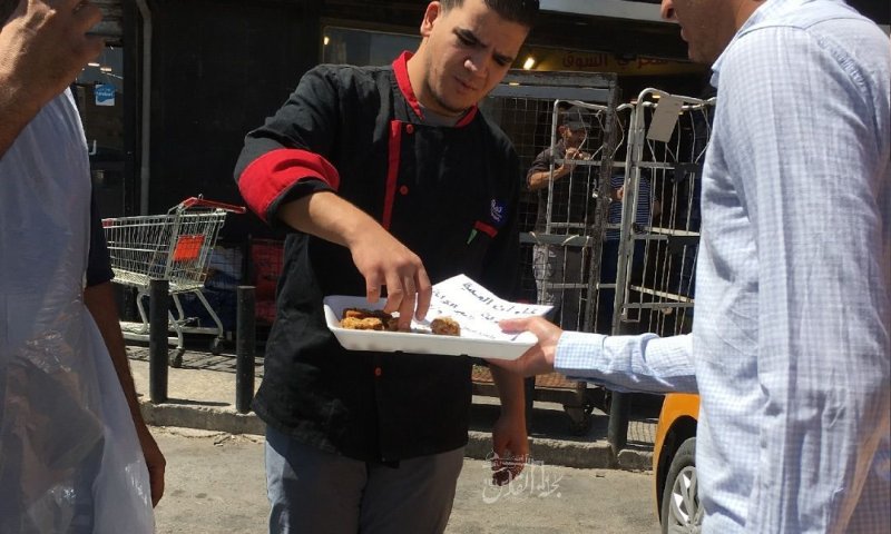 הירדנים חוגגים: חלוקת ממתקים אחרי הפיגוע הרצחני