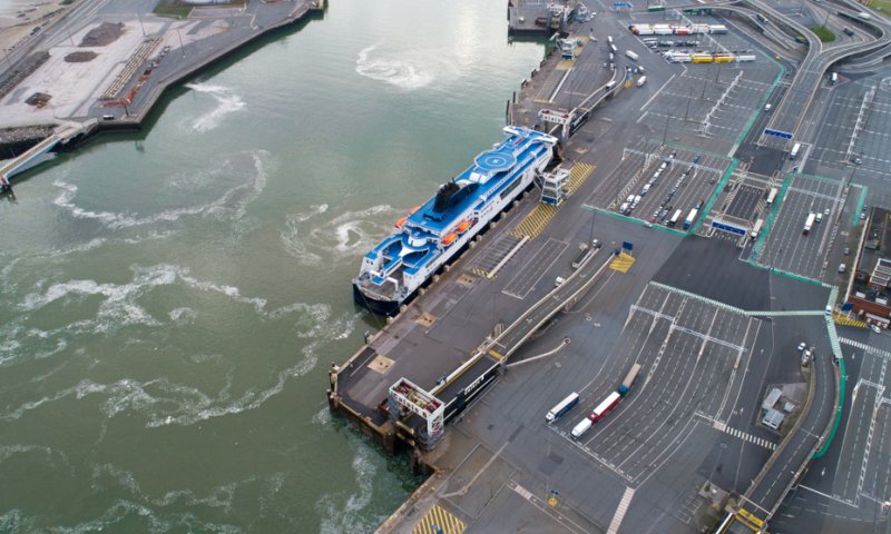 צרפת: 31 מהגרים טבעו למוות בדרך לבריטניה