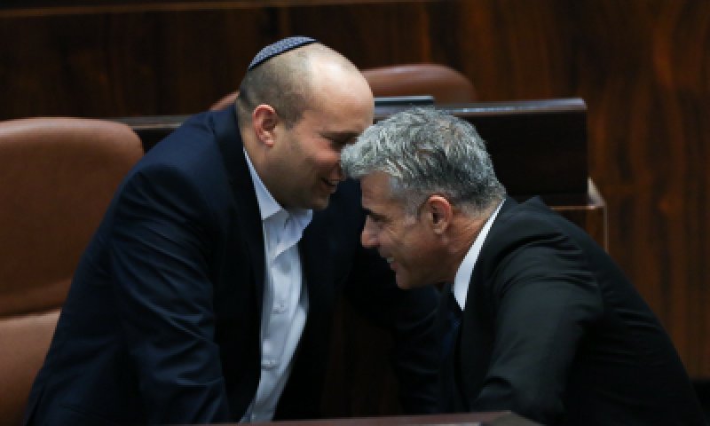 סקר: לפיד ממשיך להוביל, בנט מתחזק, הרצוג צונח