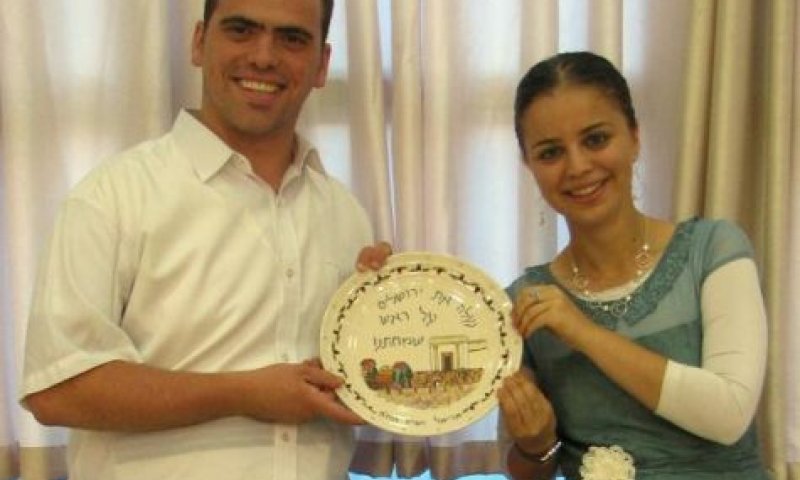 כל עם ישראל מוזמן: שרה ואריאל קבעו מועד לחתונה
