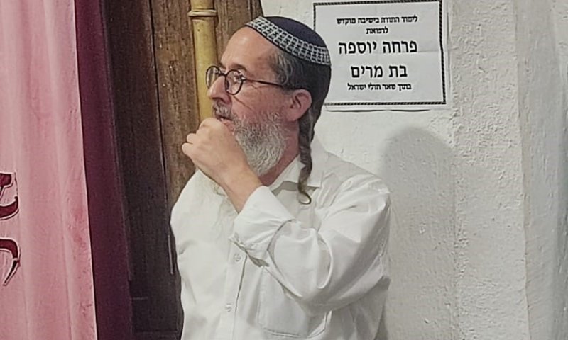 הרב מרדכי ציון, עוזרו של הרב אבינר, מתגייס לצה"ל בגיל 55