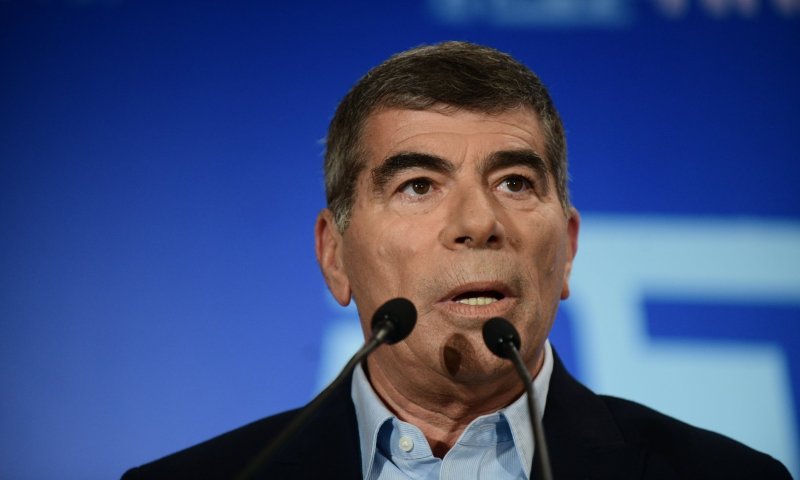 אופס: אשכנזי שכח את הטלפון; האזרחים חגגו