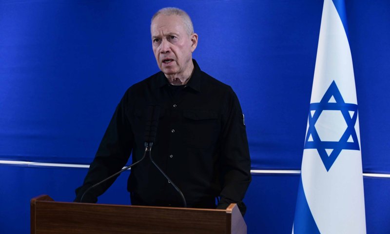 גלנט בביקורת: "לא אסכים לשלטון ישראלי בעזה"