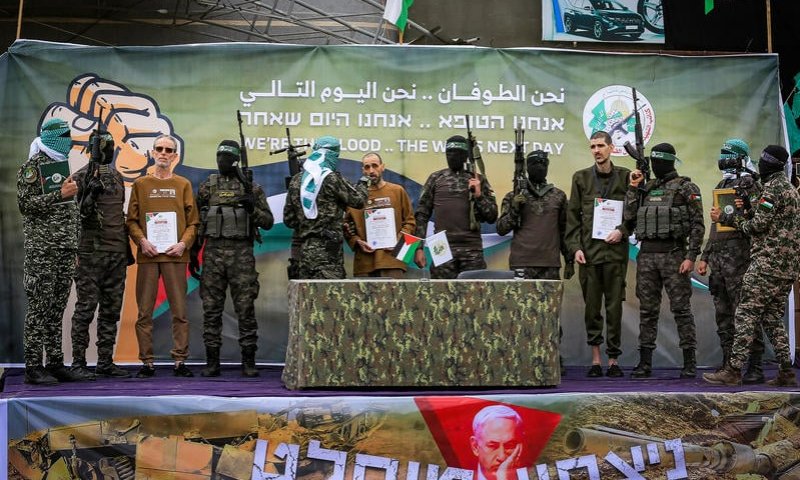 אחד החטופים ששוחררו הציע להישאר בעזה