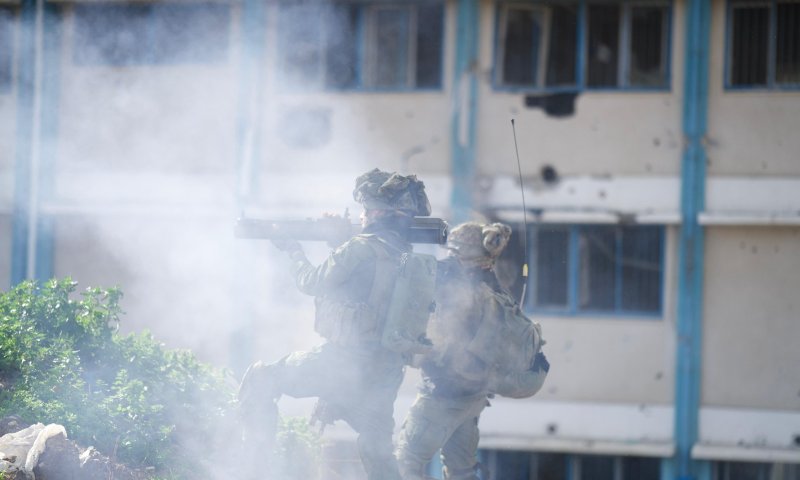 צפו: לוחמי צה"ל איתרו מנהרה עצומה ומאגרי נשק