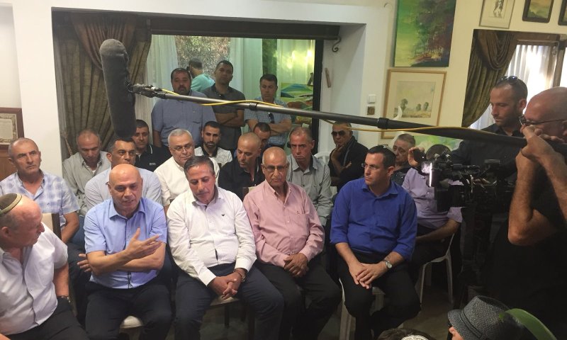 משלחת מנחמים יוצאת דופן אצל משפחת שמרלינג