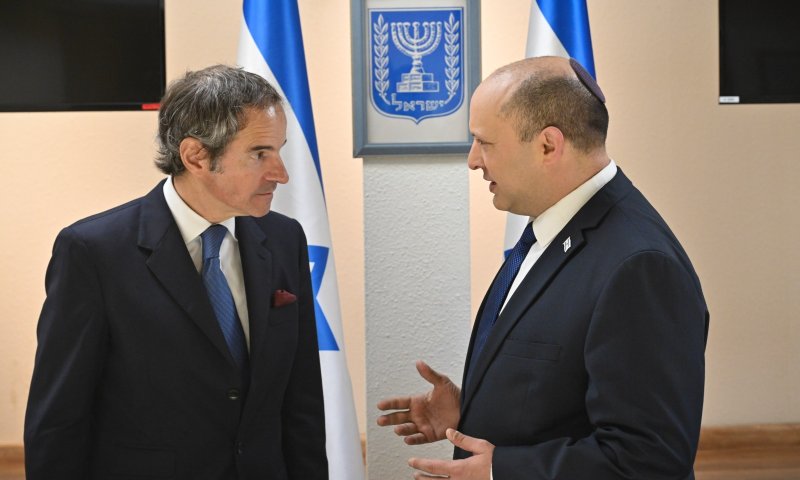 בנט לראש סבא"א: העבירו מסר ברור לאיראן