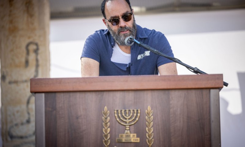 אביו של הרש לחברי הקואליציה: הסירו את סיכות החטופים