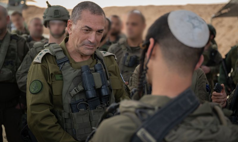 הרמטכ"ל בסיור בעזה: "להיות מוכנים ודרוכים כל הזמן"