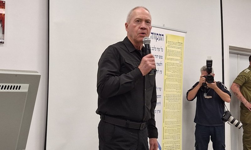 גלנט למתגייסים: "נגיע גם לרפיח, מוכנים לשלם מחיר"