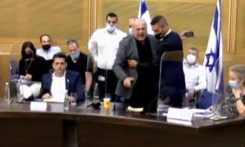 צרחות בין בן גביר לטיבי: "אתה גם רוצה להרביץ לי?"