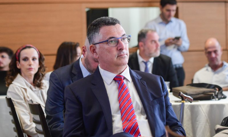 סער: 'סימון פרסונלי של משרתי ציבור &ndash; מביש ומסוכן'