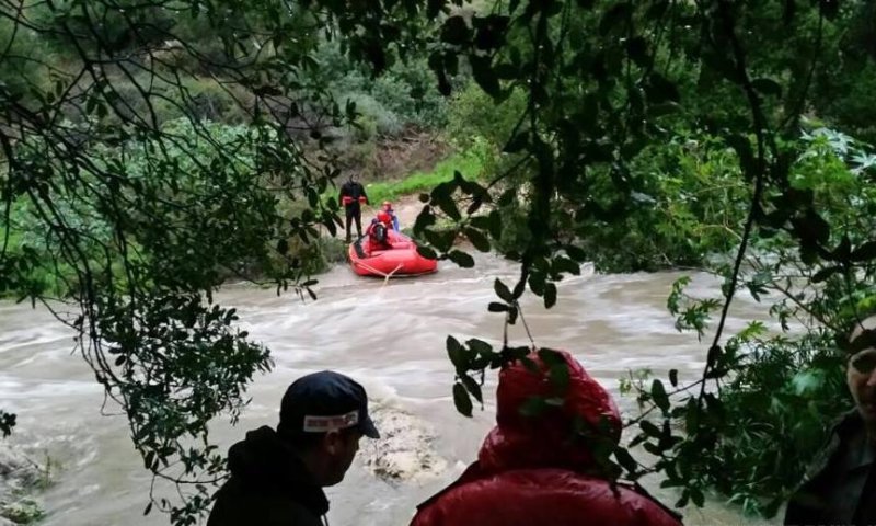 נסחפו עם רכבם בנחל &ndash; וחולצו