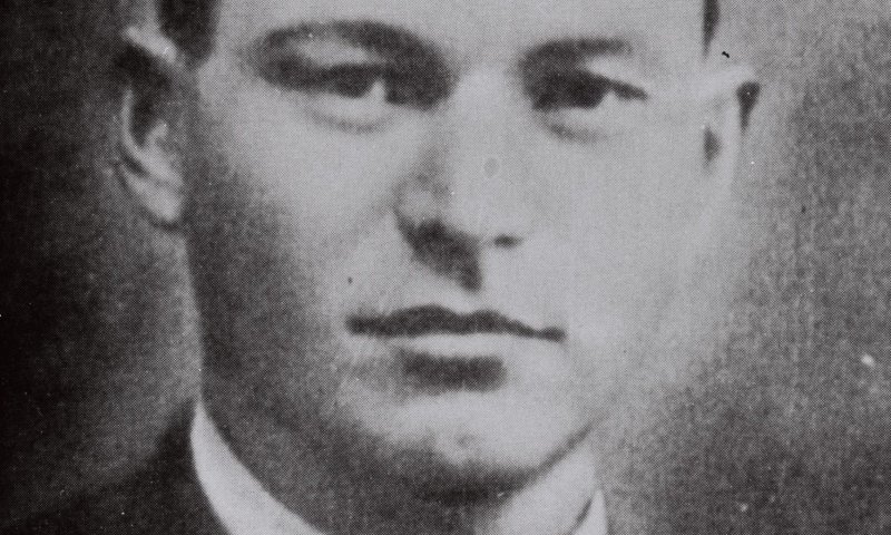 אתר יזכור השאיר את מפקד האצ"ל דוד רזיאל בדרגת סרן