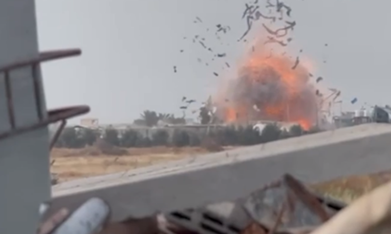 צפו: הפקודה ניתנה והמחרטה עלתה באש