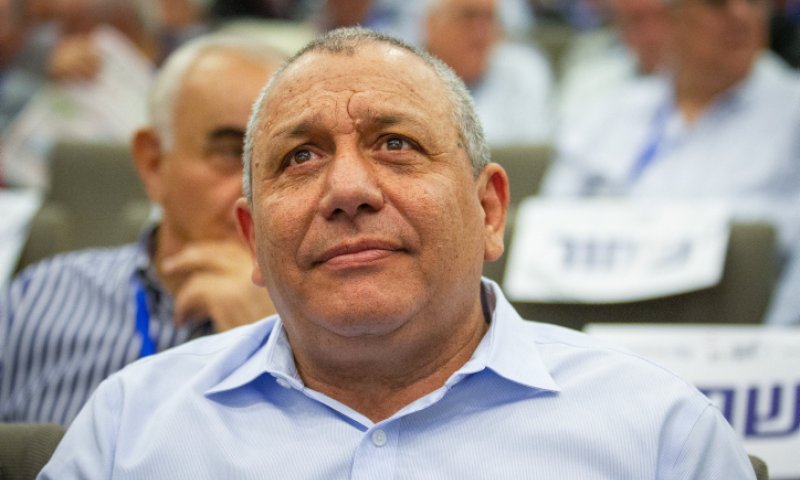 סקר: כמה מנדטים שווה מפלגה בראשות גדי איזנקוט