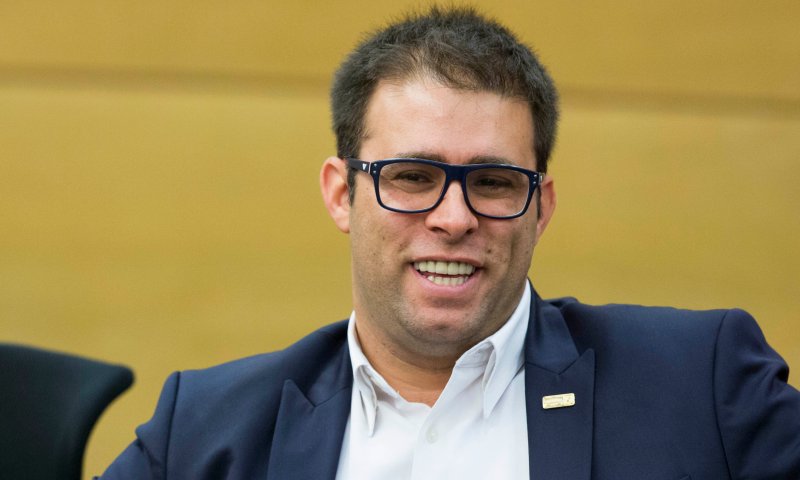 "שתהיה אינטליגנטית": אורן חזן מחפש שידוך