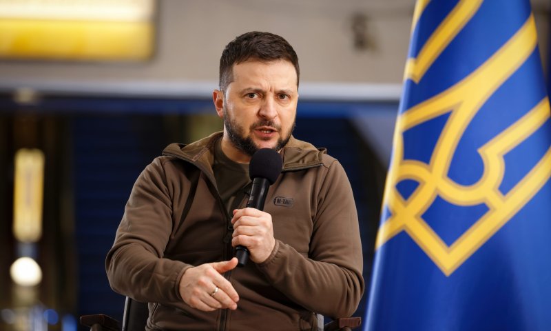 כבוד: זלנסקי נבחר כאיש השנה של מגזין "טיים"