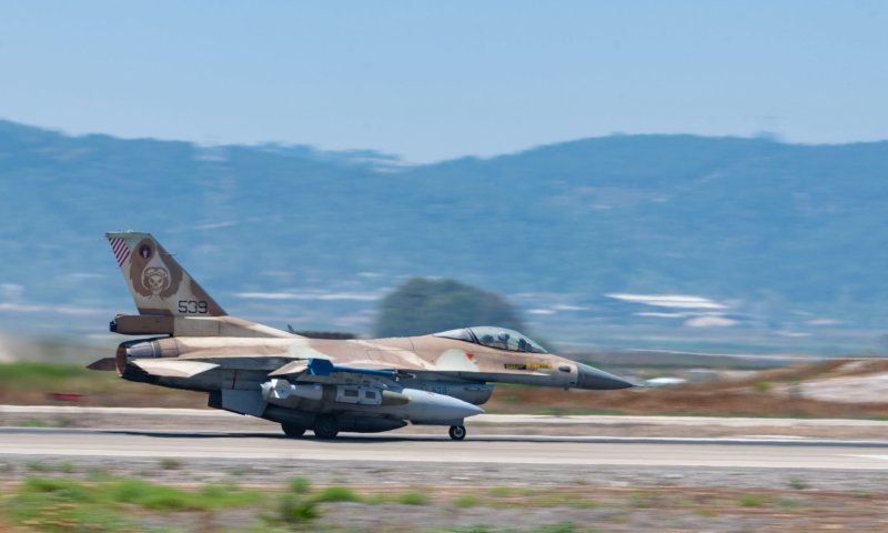 צפו: חיל האוויר תקף והשמיד זוג מטוסי F14 איראניים