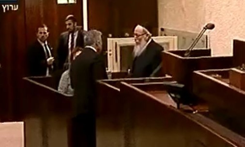 כך הגיב ליצמן לצ'פחה הקטנה שנתן לו לפיד. צפו