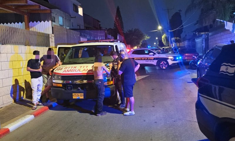 רעננה: בחורה דקרה את אמה שנפצעה בינוני