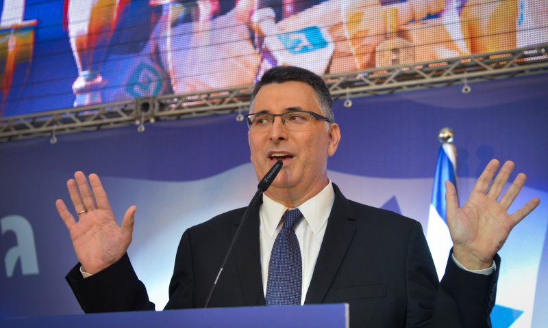 גדעון סער: "לא נלחמים בפייק ניוז באמצעות יצירתו"