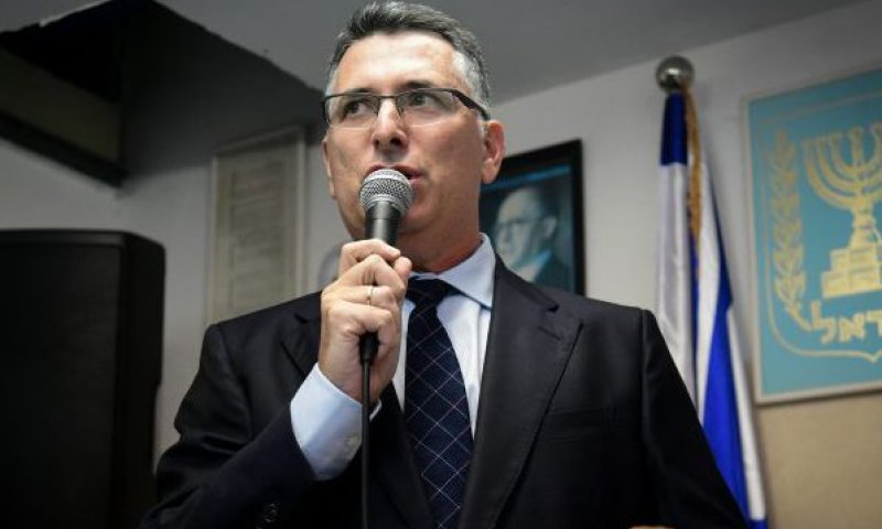 גדעון סער: יש לפנות את חאן אל אחמר