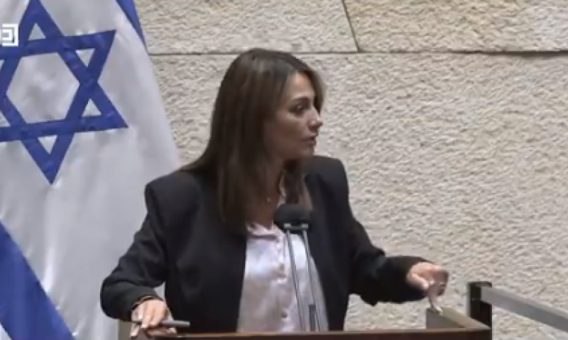 שרת החינוך: לא צריך לבודד כל כך הרבה תלמידים