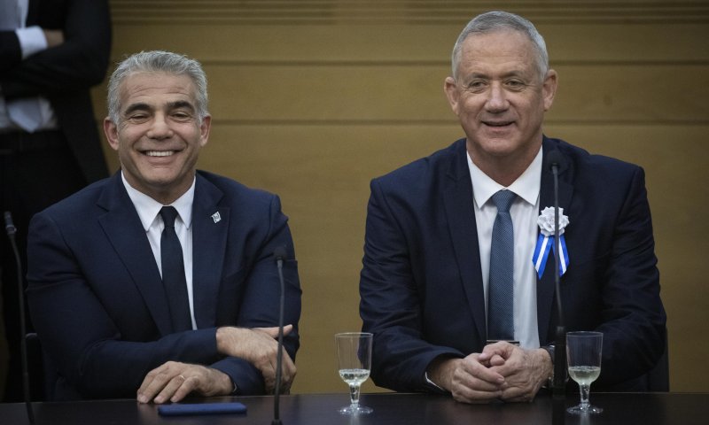 הפלונטר הפוליטי: ההצעה של גוש אנטי נתניהו לגנץ