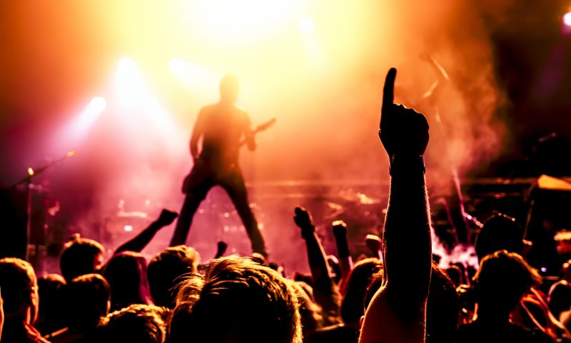 חוזרים לבמה: הממשלה אישרה הופעות עם 500 איש