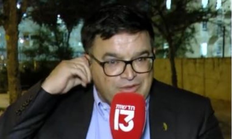 צפו: מיכאל ביטון פוצץ ראיון עם רביב דרוקר