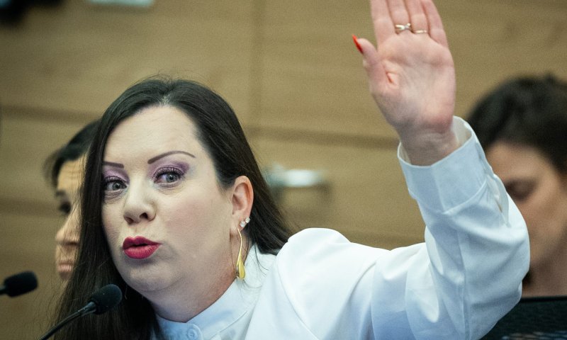 גוטליב: מה יש לצפות מאדם שאין לו בעיה לאכול כלב?