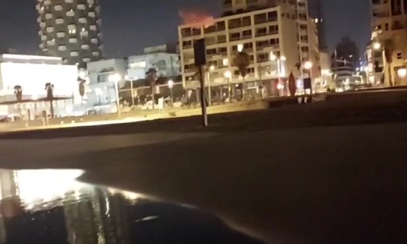 מגיע מהים ומתפוצץ: תיעוד דרמטי של נפילת הכטב"מ