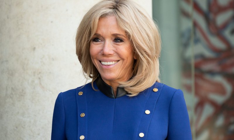 אשתו של מקרון שמה סוף לקונספירציה המרושעת