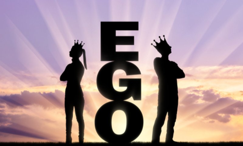 "שניכם שקועים עמוק עמוק בתוך הגאווה שלכם"