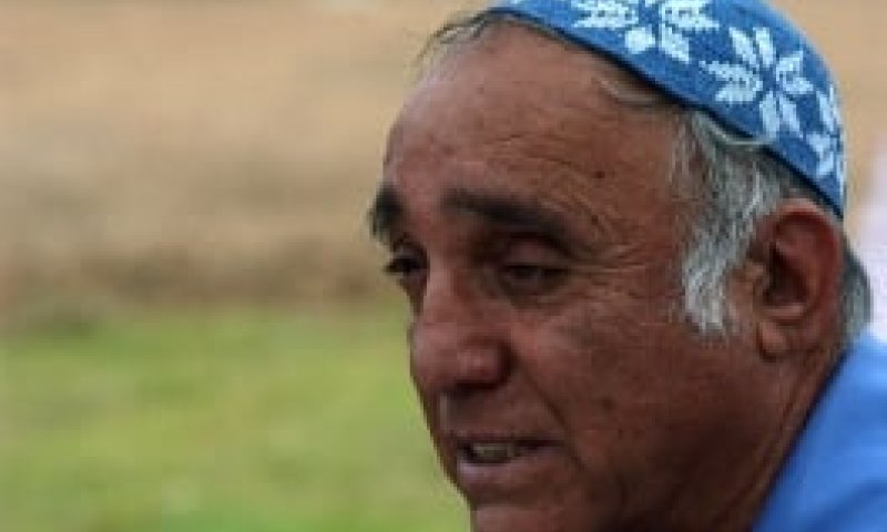 נמאס לו: אבא של גלעד מקים מחדש את אוהל המחאה