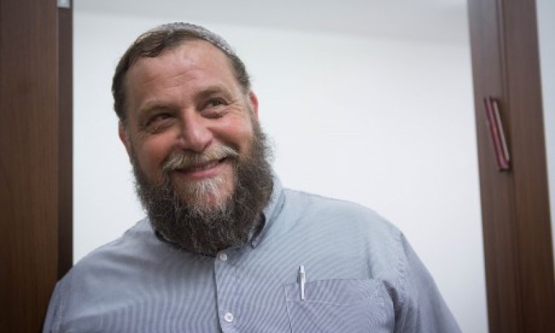 בגלל כתבה: בנצי גופשטיין תובע את עיתון 'הארץ'