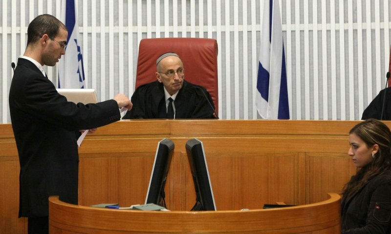 תביעת נזיקין ראשונה נגד פקחי ההקפאה