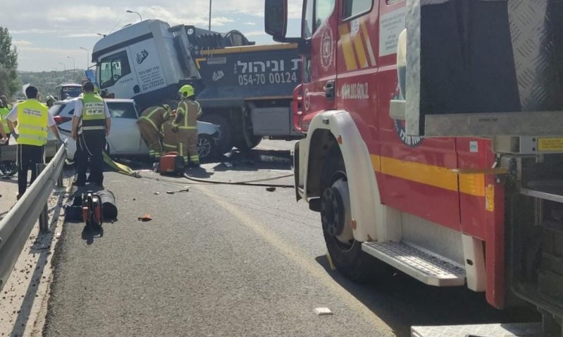 אישה נהרגה מפגיעת משאית סמוך לכפר דניאל