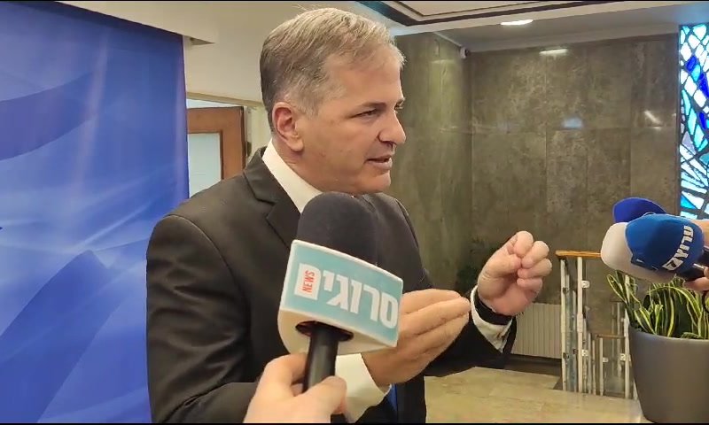 קיש על איומי השביתה: להיכנס לחדר עד שייצא עשן לבן