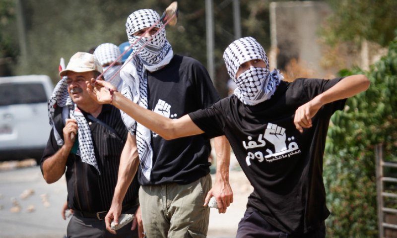 פיגועי אבנים ובקת"ב ביו"ש; נזק לאוטובוס