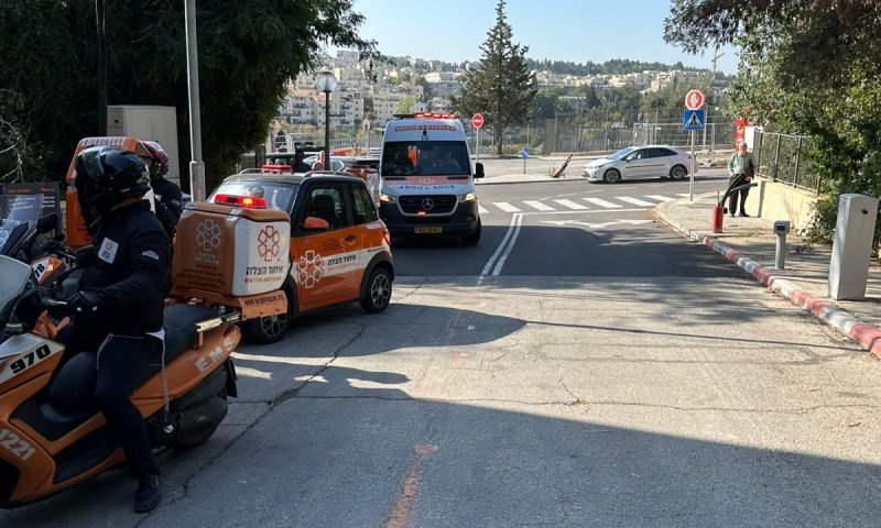 אשה נפלה לפיר מעלית בשדרת המוזיאונים