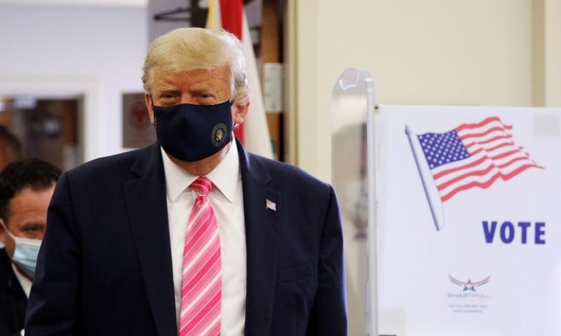 טראמפ הצביע בבחירות לנשיאות: "כבוד גדול" &bull; צפו